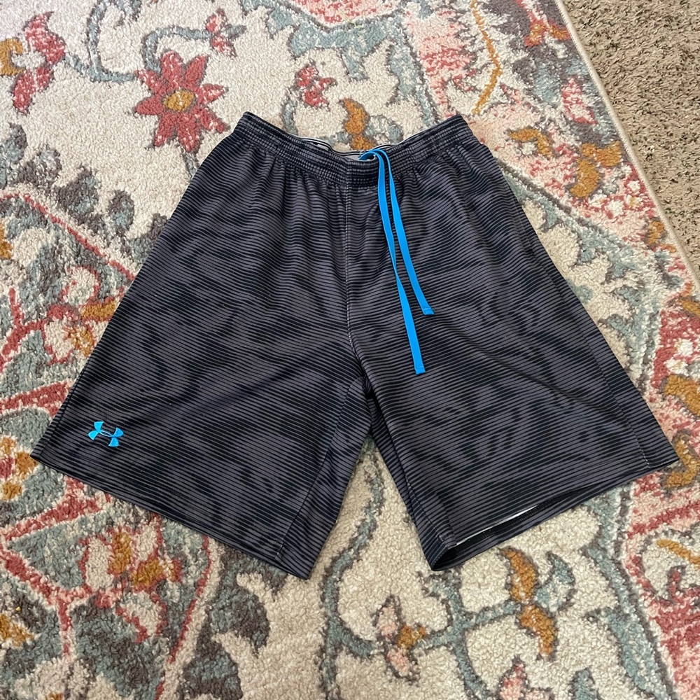 Men’s Under Armour athletic shorts size medium